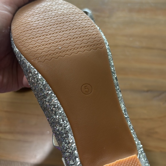 Girls Sparkly Dress Shoes - Picture 4 of 5